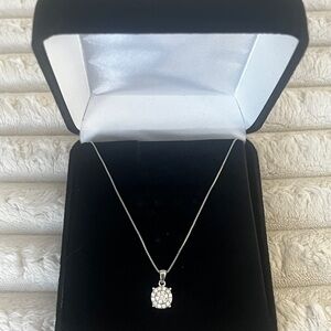 Elegant Silver Pendant Necklace